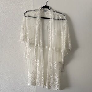 NWT Elegant Sheer Lace Kimono